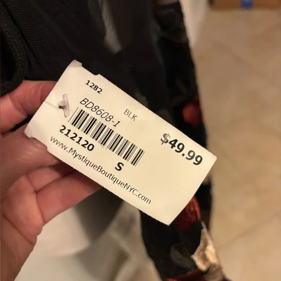 NWT Beautiful Blue Blush Dress with Red and White Floral Details - Picture 15 of 15